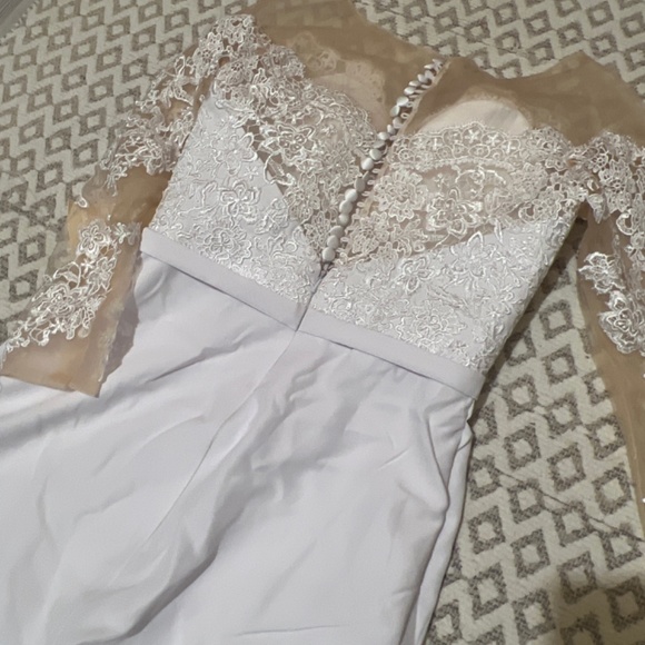 Wedding Dress - Picture 4 of 10